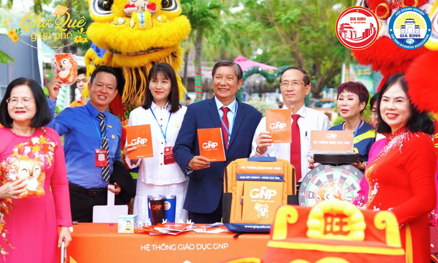 Hoạt động giao thương tại các gian hàng là cơ hội bứt phá doanh thu và quảng bá thương hiệu doanh nghiệp